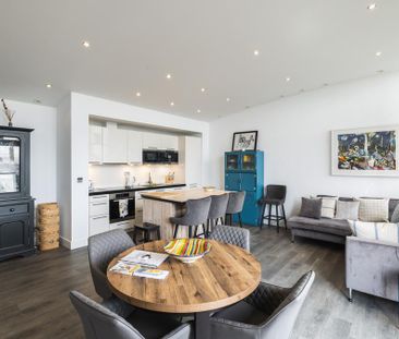 2 bedroom penthouse to rent - Photo 2