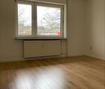 renovierte Dreizimmerwohnung mit Terrasse - Foto 4