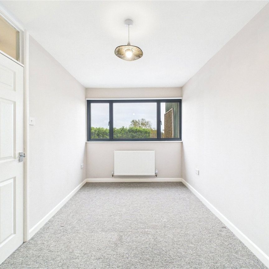 The Parade, - Photo 1