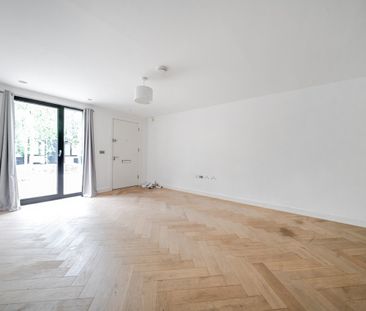 Bell Foundry Close, Croydon, CR0 - Photo 2