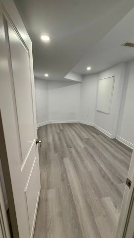For Lease - 24 Mcdonough Gardens Unit# Basement, Hamilton, Ontario - Photo 2
