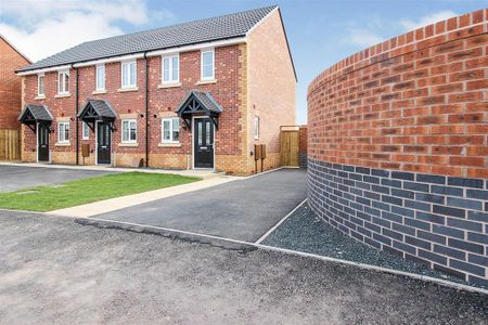 2 bedroom end of terrace house to rent - Photo 4