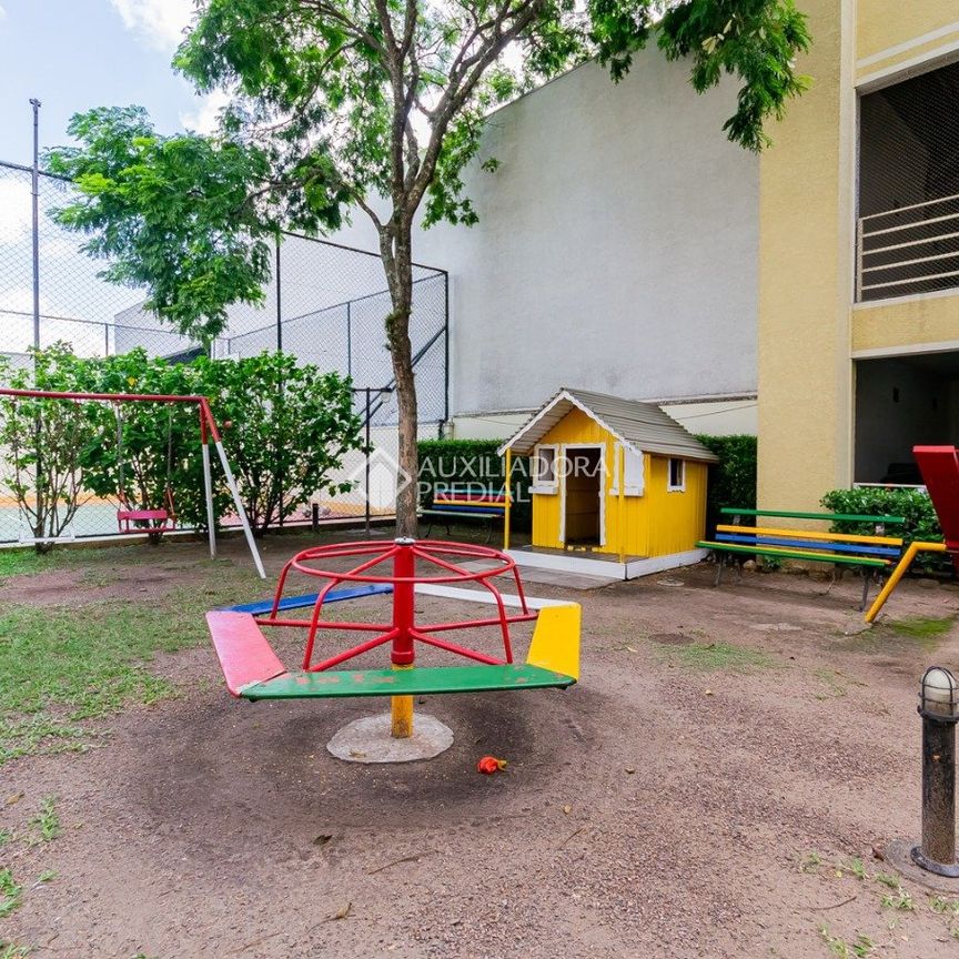 Apartamento com 2 quartos e 80m² para alugar em Passo da Areia, Porto Alegre. - Photo 1