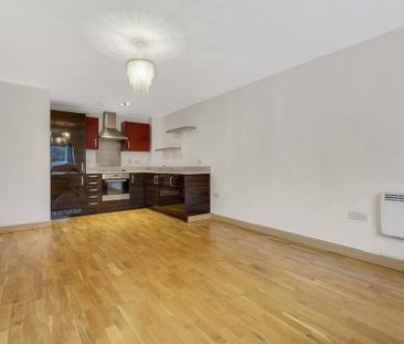 2 bedroom apartment to rent - Photo 3