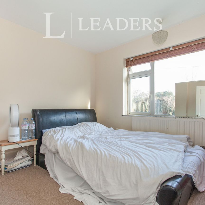 2 bedroom apartment to rent De Freville Court, Great Shelford, Cambridge, CB22 - Photo 1