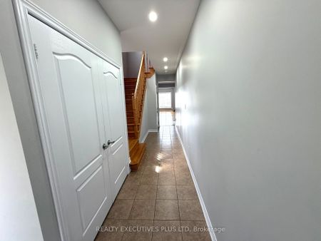 For Lease - 88 Banbridge Crescent Unit# Upper, Brampton, Ontario - Photo 5