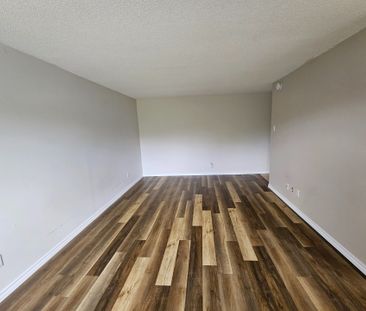 For Lease - 4 Avalon Place Unit# 102, Kitchener, Ontario - Photo 2