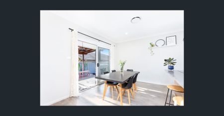 Near New Luxurious home in Denham Court! - Photo 4