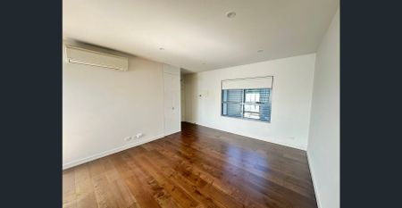 Modern 2-Bedroom Apartment in the Heart of Mentone - Photo 2
