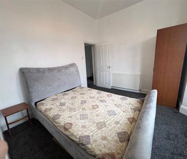3 bedroom apartment to rent - Photo 6