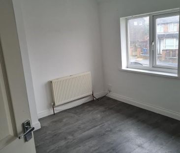 2 bedroom semi-detached house to rent - Photo 3