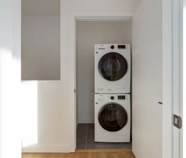 5460 - NG50 - 2131 50 Avenue SW — Modern 3 Bedroom Townhouse in Nor... - Photo 1
