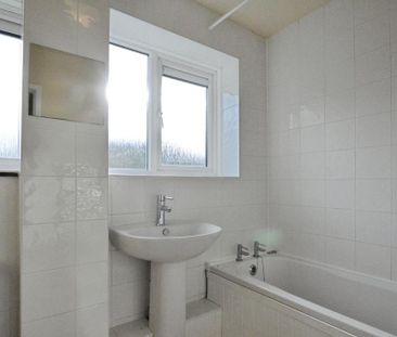 3 bedroom flat to rent - Photo 6