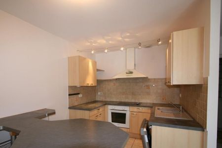 Location Appartement 4 pièces 64m² PRINGY 74370 - Photo 4