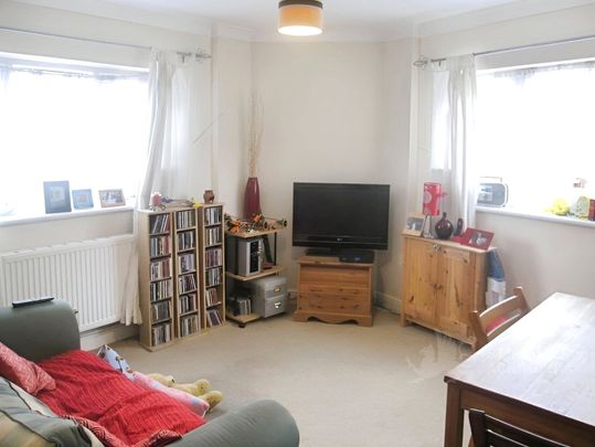 St Michaels Road, Aldershot, Hants, GU12 4JE - Photo 1