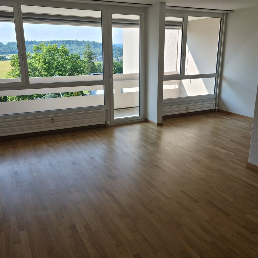 Sanierte 3.5-Zimmerwohnung mit Balkon in Schliern bei Köniz - Photo 1