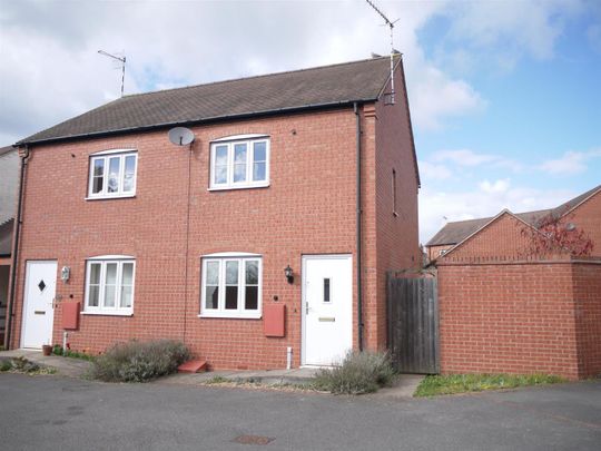 Chaucer Close, Stratford-upon-Avon - Photo 1