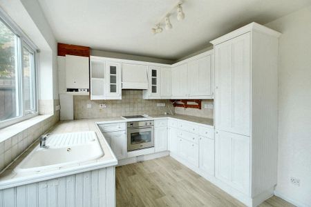 2 bedroom semi-detached house to rent - Photo 4
