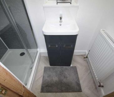 Calais Road (room), Staffordshire, Burton Upon Trent, DE13 - Photo 5