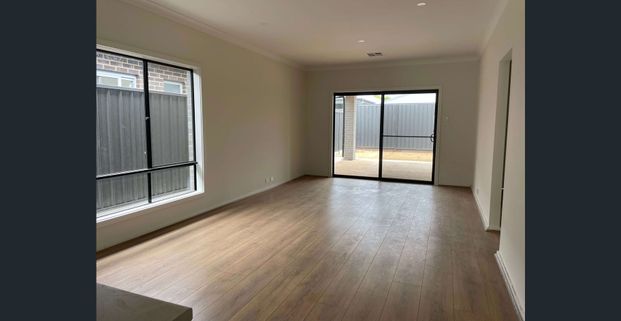 Family Home in Smithfield Plains - Photo 1