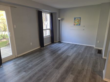 For Lease - 5536 Montevideo Road Unit# 45, Mississauga, Ontario - Photo 3