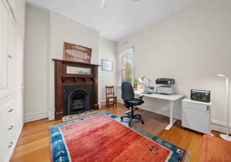 Beautifully Maintained 3-Bedroom Terrace with Garage & Sustainable Features – 100 Denison Street, Bondi Junction - Photo 2