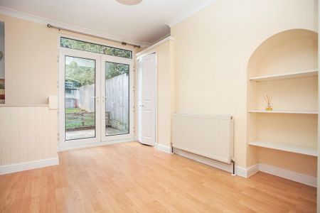 3 bedroom terraced house to rent - Photo 2