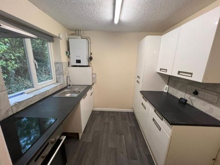 2 bedroom terraced house to rent - Photo 4