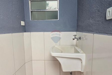 Casa com salão comercial para locação, 50 metros, 01 quarto, cozinha, quintal, lavanderia e 02 banheiros. - Photo 5