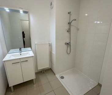Location Appartement 2 pièces 59m² LILLE 59000 - Photo 5