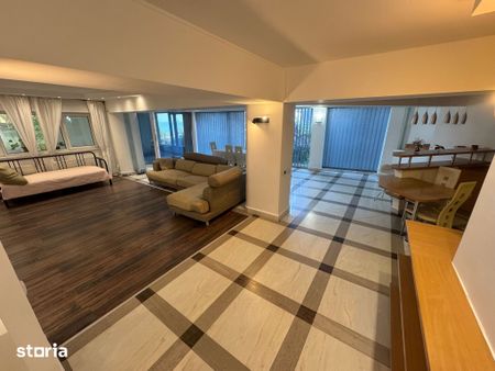 Apartament 3 camere zona Faleza Nord cu Terasa si Curte - Fotografie 2