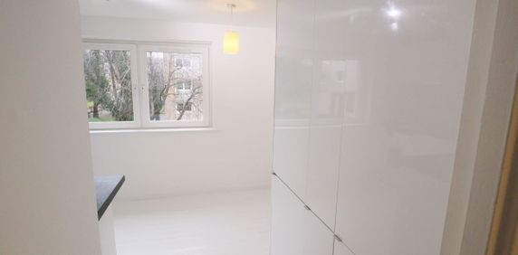 2 Bed, Flat - Photo 2