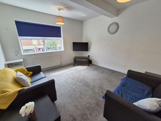 2 bedroom house share to rent - Photo 1