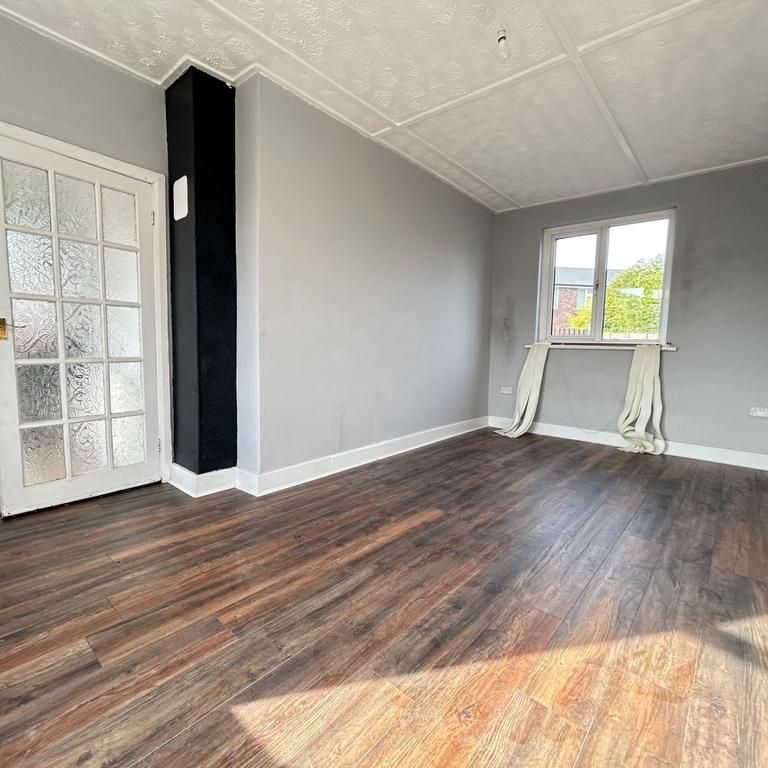 3 bedroom semi-detached house to rent - Photo 1