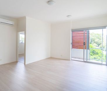 Two Bedroom Air Conditioned Unit - in the heart of CBD - Southport - Photo 1
