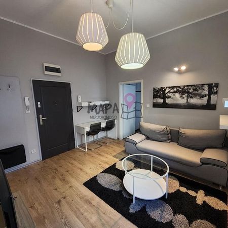 Komfortowe 2 pokoje w centrum z windą i piwnicą. - Zdjęcie 2