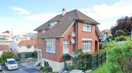 Spacious ensuite room with excellent sunlight - Photo 5