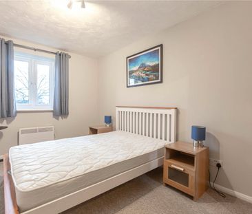 Crates Close, - Photo 3