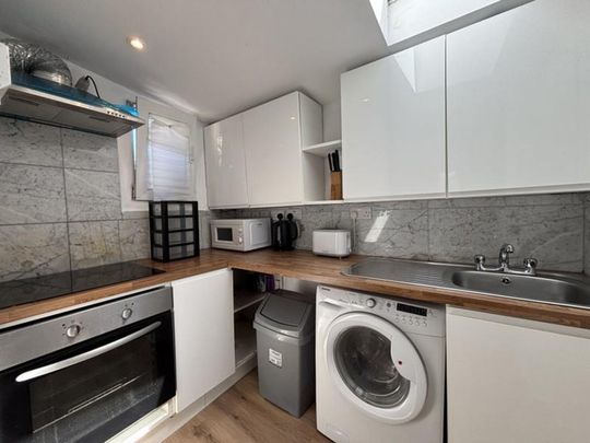 Studio to rent - Photo 1