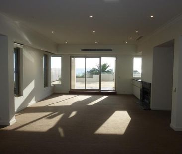 THREE BEDROOM APARTMENT - Photo 1