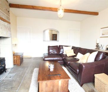 2 bedroom end of terrace house to rent - Photo 1