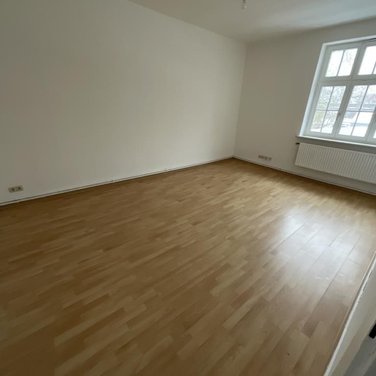 Renovierte, geräumige 2ZKBWohnung in Heppens zu vermieten! - Photo 1