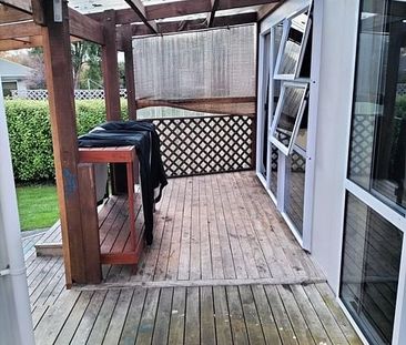 Charming 4BR Family Home in Timaru - Photo 1