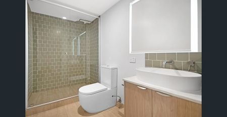 Coastal Studio with Large Private Courtyard – Metres from the Beach - Electricity Included - Photo 3