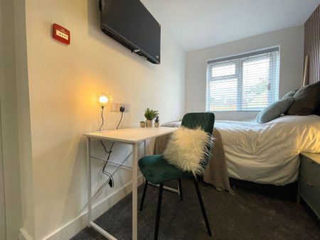 1 bedroom in a house share to rent - Photo 4
