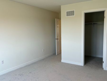 For Lease - 47 Bayardo Drive, Oshawa, Ontario - Photo 2