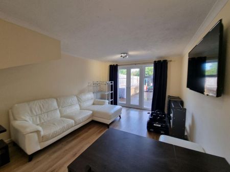 2 bedroom terraced house to rent - Photo 2