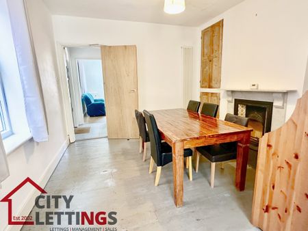 4 Bedroom End Terraced House - Photo 3