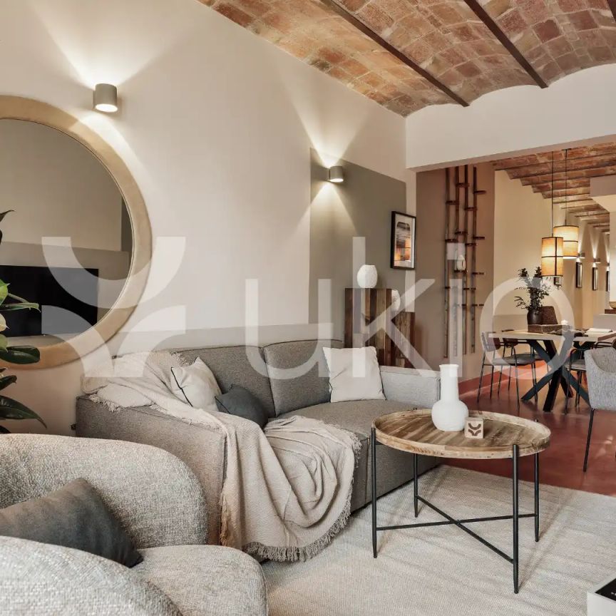 Apartamento de alquiler en Ronda de Sant Pau, Sant Antoni - Photo 1