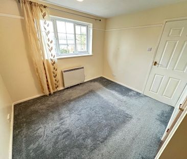 2 bedroom end of terrace house to rent - Photo 1